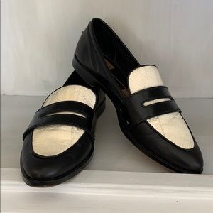 Women’s dolce vita size 7 1/2 loafer